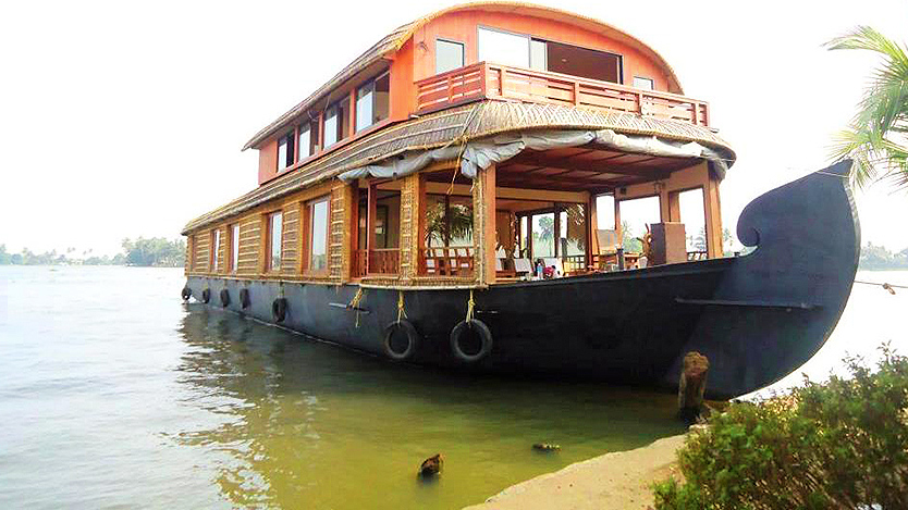 Four Bedroom Houseboat